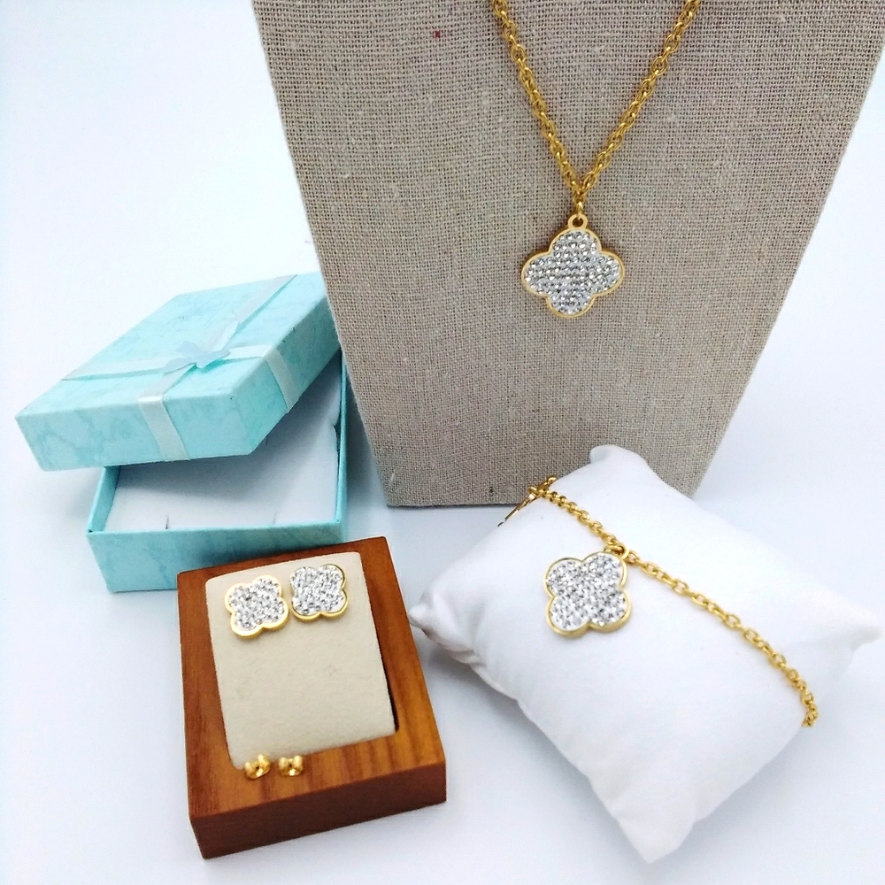 Think Positive Rhinestone Brass Clover Jewelry Set